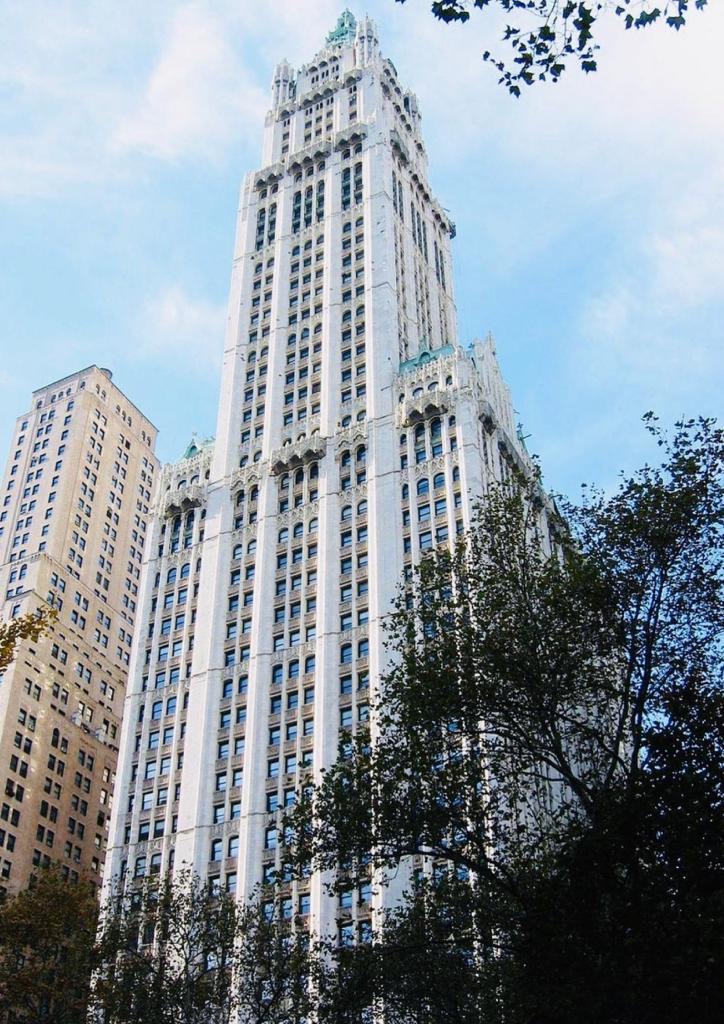 10 Unique and Iconic Skyscrapers in Manhattan